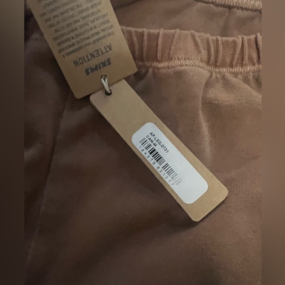 SKIMS Outdoor Leggings Camel Womens Medium and bralette size L - Picture 3 of 7